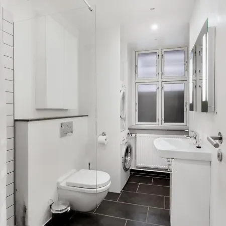 Apartment 2-bedroom In The Heart Of *
